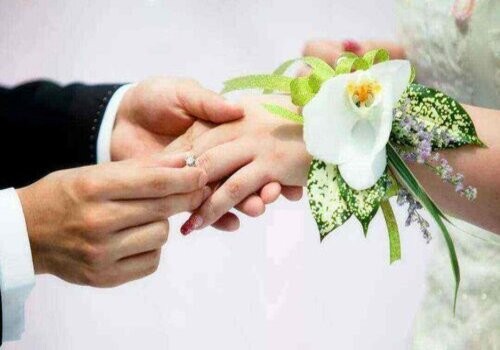 离婚一方出轨能净身出户吗